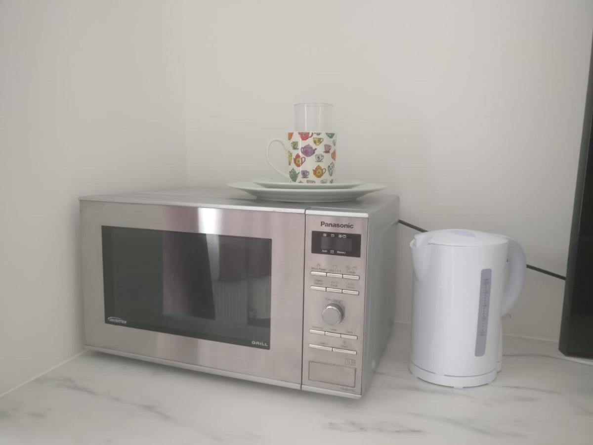 לונדון Stunning Double Room In Harrow Wembley - Khoob House מראה חיצוני תמונה